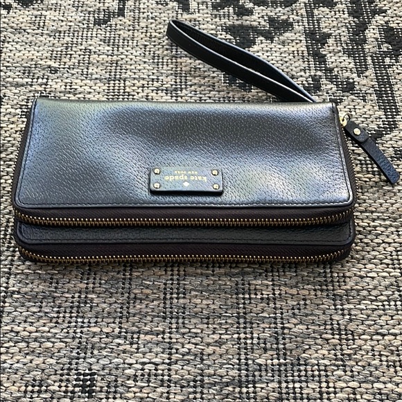 Rare Kate Spade Wristlet - Picture 5 of 9